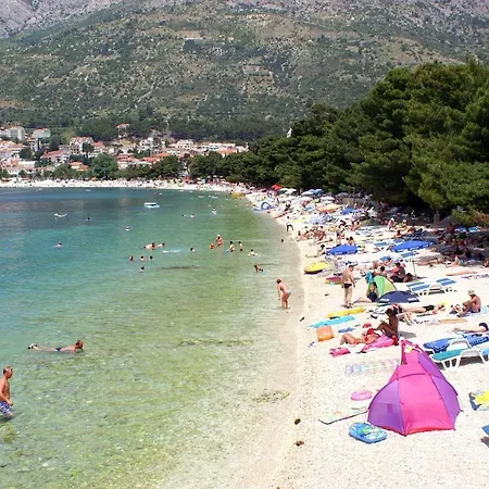 Triple 6748a Pensjonat Baška Voda