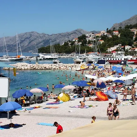 Triple 6748a Gasthuis Baška Voda