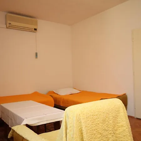 Pensjonat Triple 6748a Baška Voda